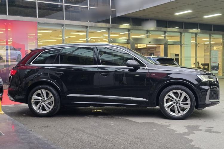 Used Audi Q7 2023 45 TFSI quattro S line Sport model Exterior 1