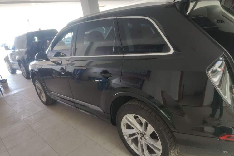 Used Audi Q7 2023 45 TFSI quattro S line Sport model Exterior 1
