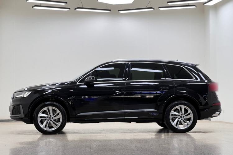 Used Audi Q7 2023 45 TFSI quattro S line Sport model Exterior 2