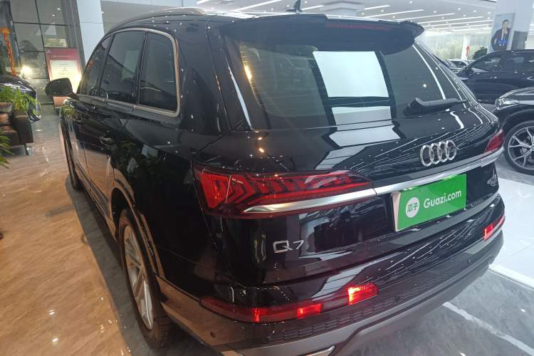 Used Audi Q7 2023 45 TFSI quattro S line Sport model Exterior 2