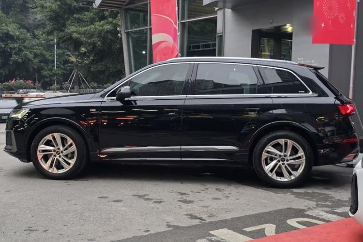Used Audi Q7 2023 45 TFSI quattro S line Sport model Exterior 2