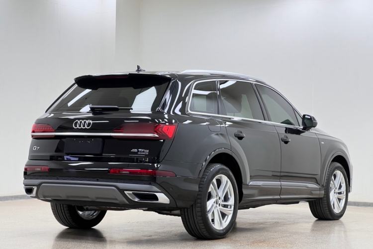 Used Audi Q7 2023 45 TFSI quattro S line Sport model Exterior 3