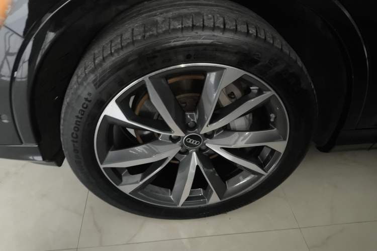 Used Audi Q7 2023 55 TFSI quattro S line Sport Edition Exterior 3