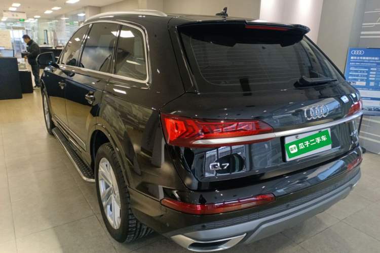 Used Audi Q7 2023 45 TFSI quattro S line Sport model Exterior 3