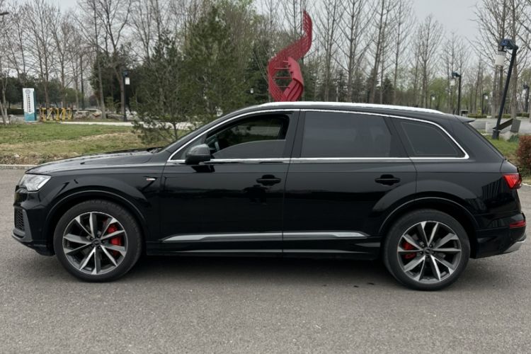 Used Audi Q7 2023 55 TFSI quattro S line Sport Edition Exterior 3