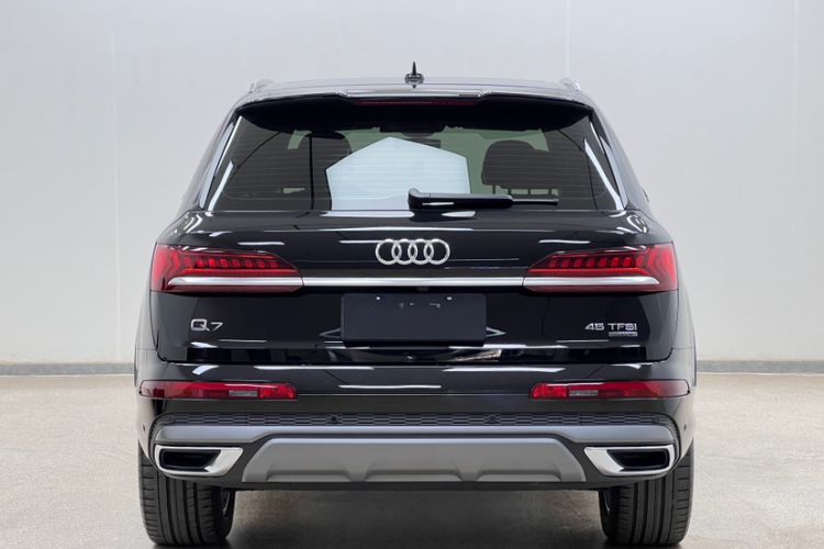 Used Audi Q7 2023 45 TFSI quattro S line Sport model Exterior 4