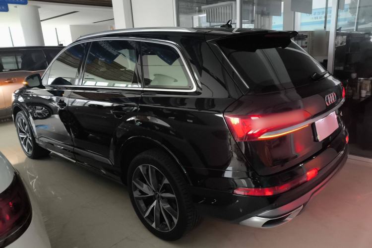 Used Audi Q7 2023 55 TFSI quattro S line Sport Edition Exterior 4