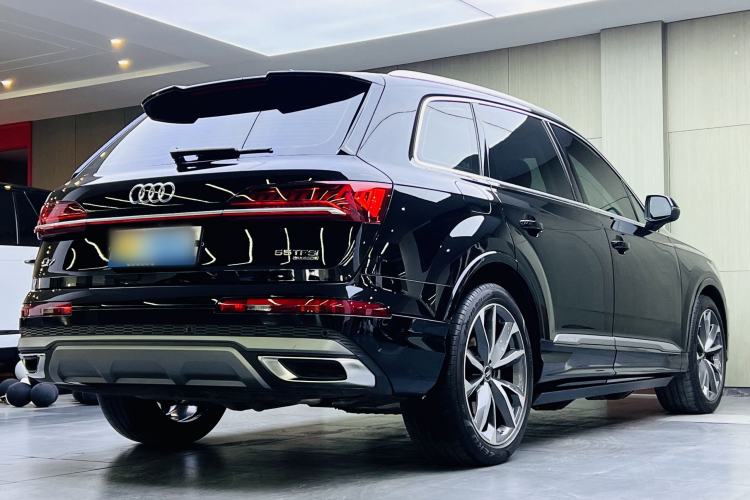 Used Audi Q7 2023 55 TFSI quattro S line Sport Edition Exterior 4