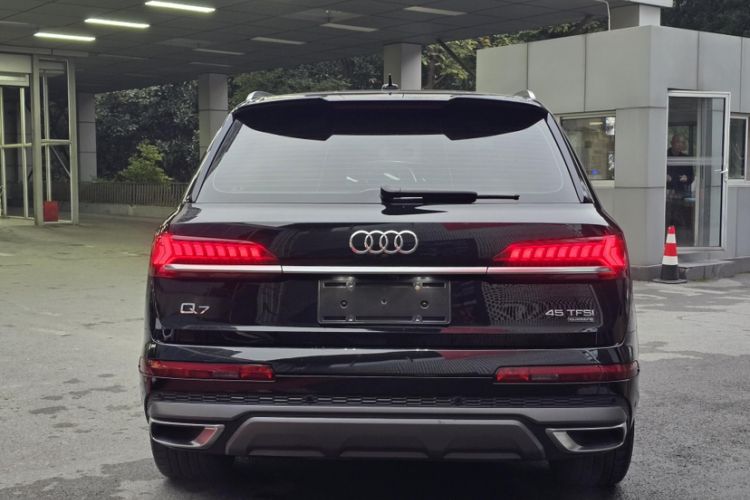 Used Audi Q7 2023 45 TFSI quattro S line Sport model Exterior 4