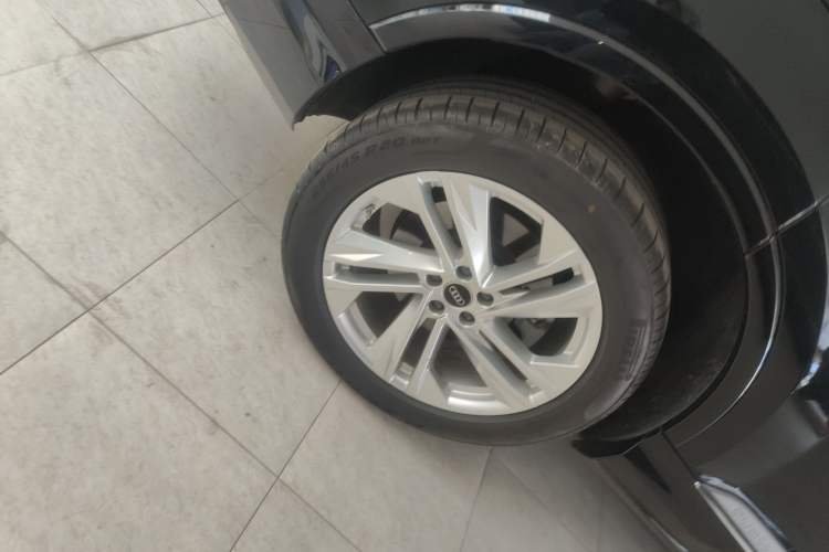 Used Audi Q7 2023 45 TFSI quattro S line Sport model Exterior 4