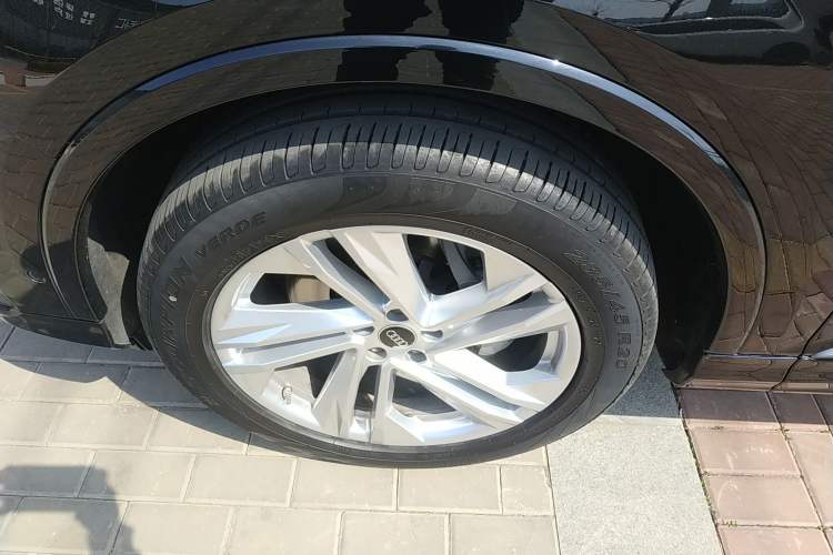 Used Audi Q7 2023 45 TFSI quattro S line Sport model Exterior 4