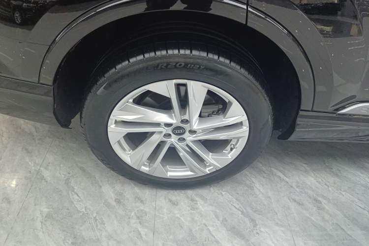 Used Audi Q7 2023 45 TFSI quattro S line Sport model Exterior 5