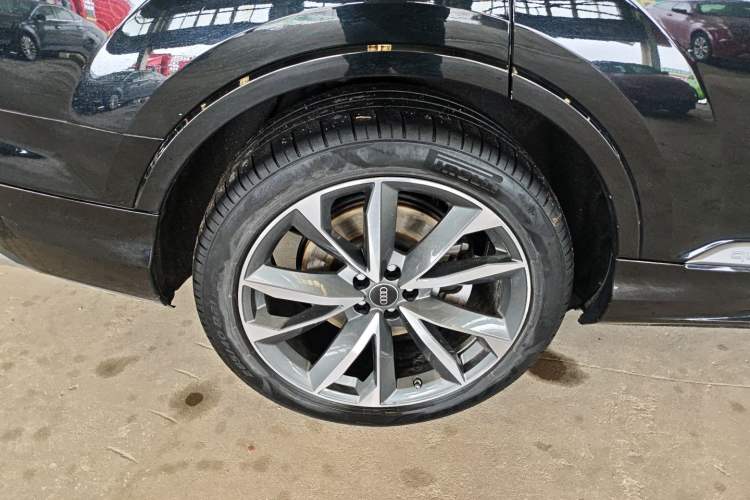 Used Audi Q7 2023 55 TFSI quattro S line Sport Edition Exterior 5
