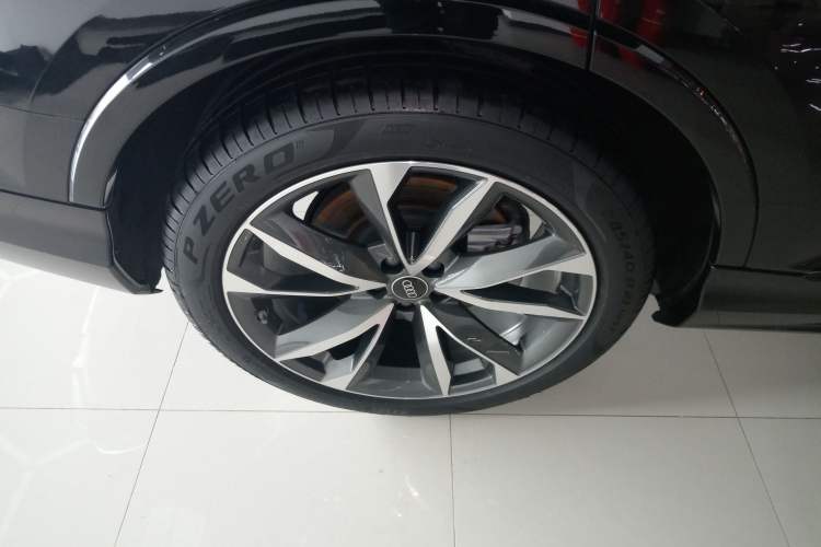 Used Audi Q7 2023 55 TFSI quattro S line Sport Edition Exterior 5