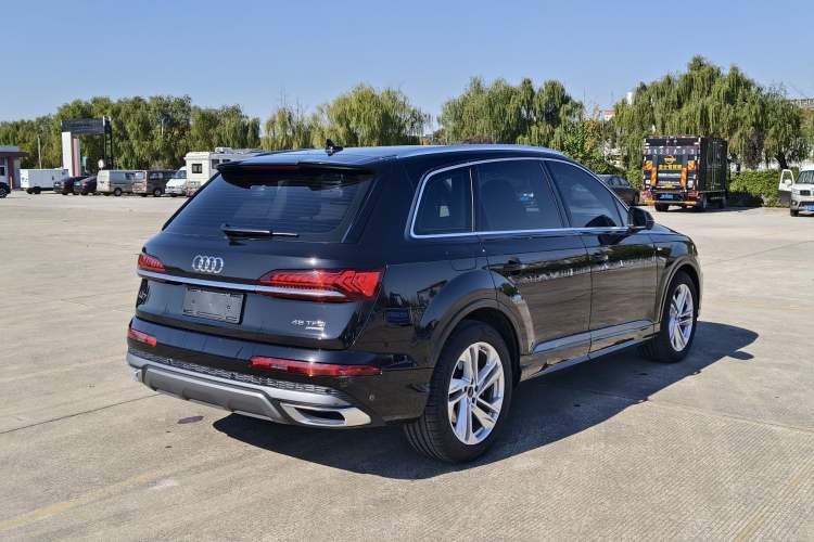 Used Audi Q7 2023 45 TFSI quattro S line Sport model Exterior 9