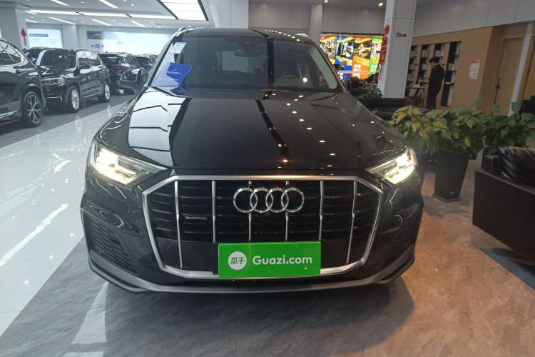 Used Audi Q7 2023 45 TFSI quattro S line Sport model Front