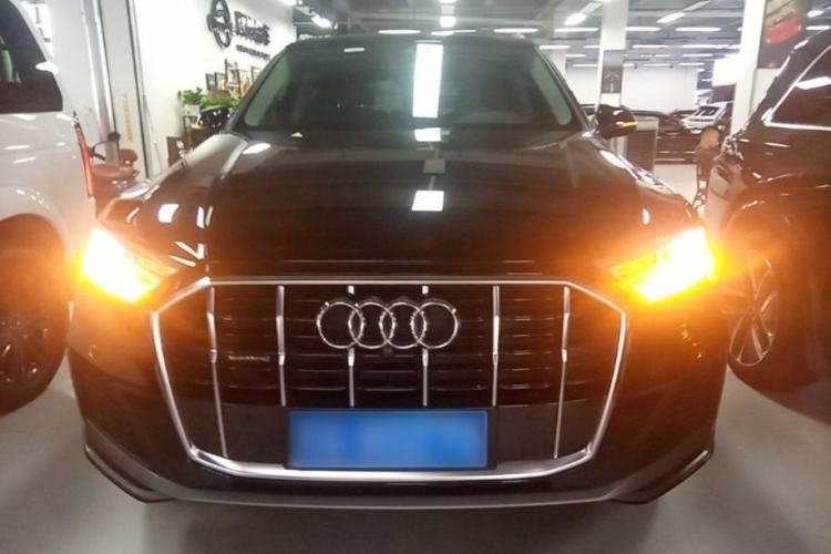 Used Audi Q7 2023 45 TFSI quattro S line Sport model Front