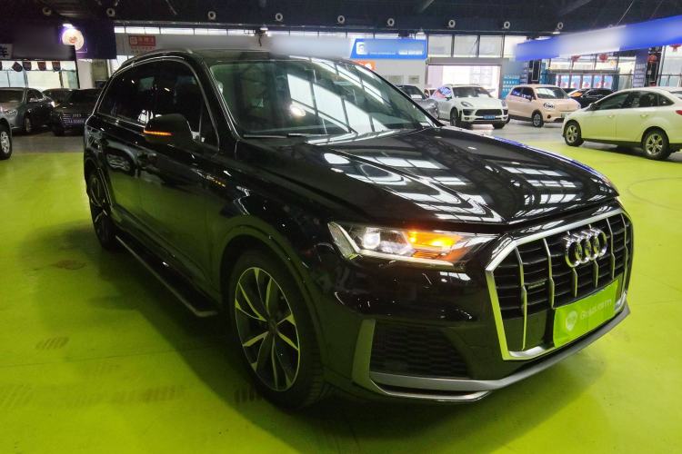 Used Audi Q7 2023 55 TFSI quattro S line Sport Edition Front Right 45 Deg