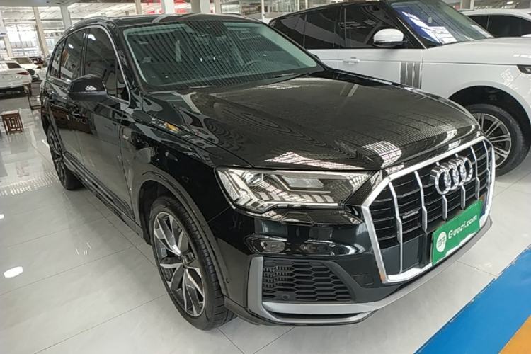 Used Audi Q7 2023 55 TFSI quattro S line Sport Edition Front Right 45 Deg