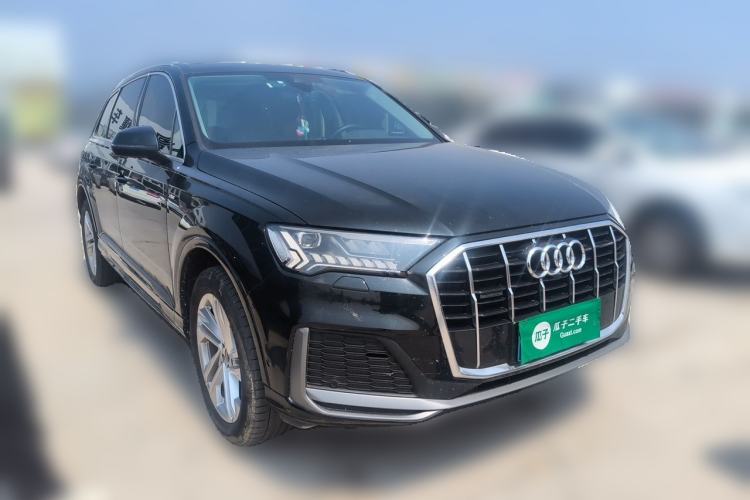 Used Audi Q7 2023 45 TFSI quattro S line Sport model Front Right 45 Deg
