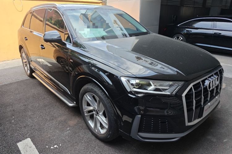 Used Audi Q7 2023 45 TFSI quattro S line Sport model Front Right 45 Deg