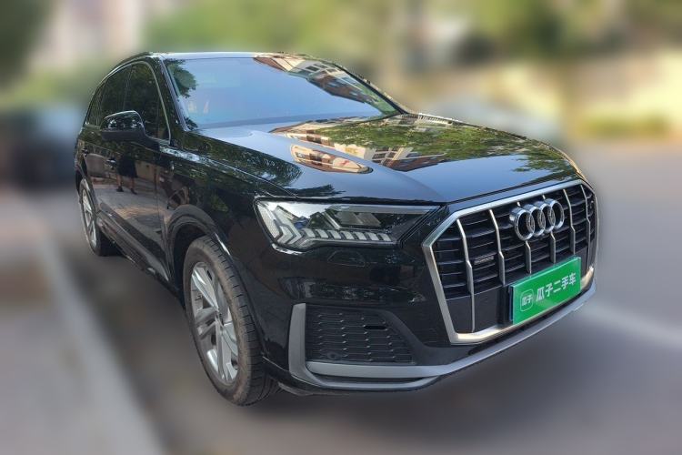 Used Audi Q7 2023 45 TFSI quattro S line Sport model Front Right 45 Deg