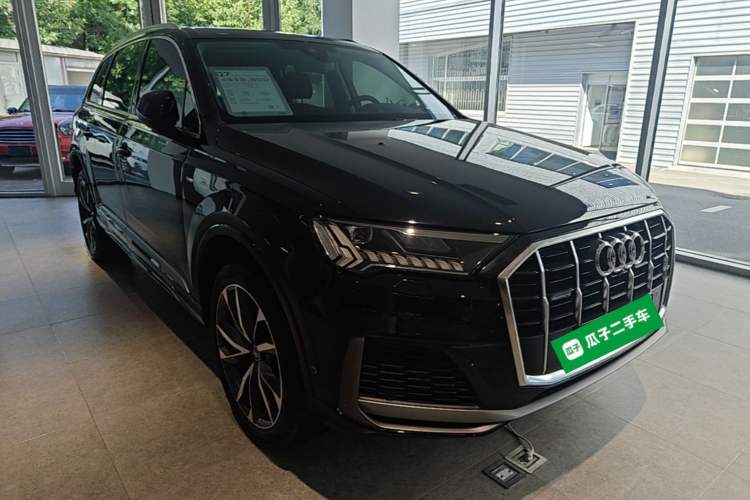 Used Audi Q7 2023 55 TFSI quattro S line Sport Edition Front Right 45 Deg