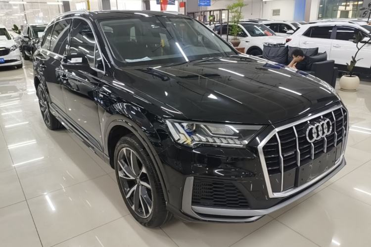 Used Audi Q7 2023 55 TFSI quattro S line Sport Edition Front Right 45 Deg