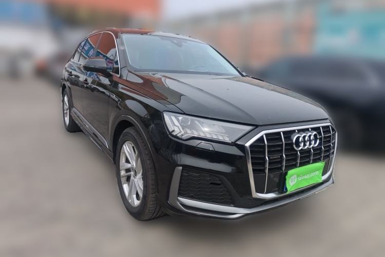Used Audi Q7  Front Right 45 Deg