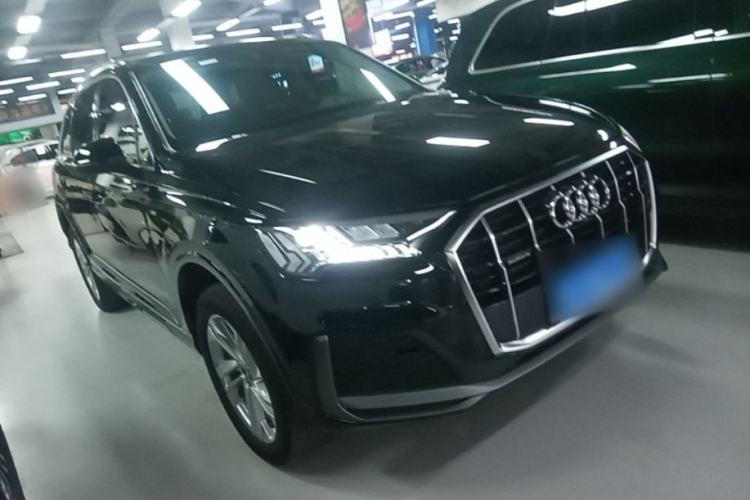 Used Audi Q7 2023 45 TFSI quattro S line Sport model Front Right 45 Deg