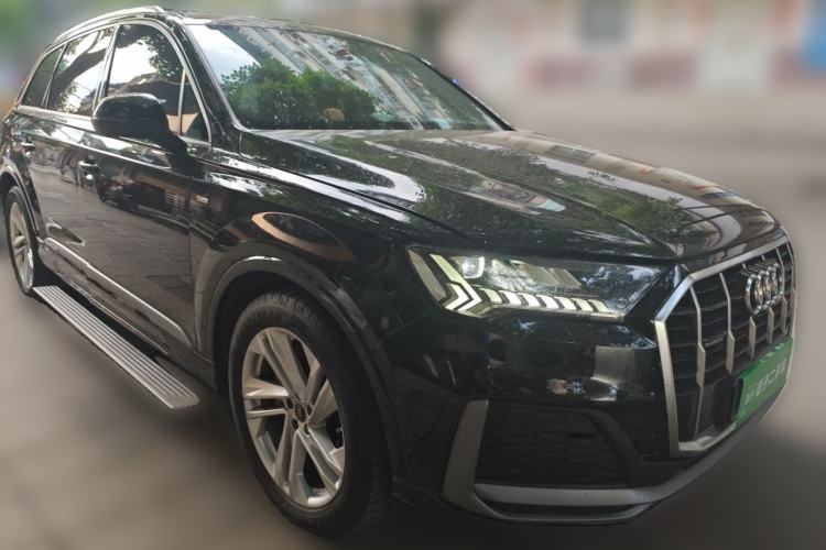 Used Audi Q7 2023 45 TFSI quattro S line Sport model Front Right 45 Deg