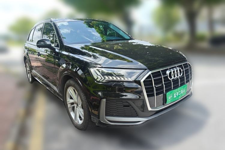 Used Audi Q7 2023 45 TFSI quattro S line Sport model Front Right 45 Deg