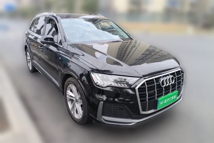 Used Audi Q7 2023 45 TFSI quattro S line Sport model Front Right 45 Deg