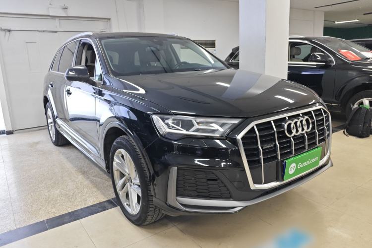 Used Audi Q7 2023 45 TFSI quattro S line Sport model Front Right 45 Deg