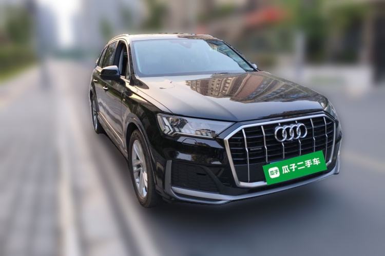 Used Audi Q7 2023 45 TFSI quattro S line Sport model Front Right 45 Deg
