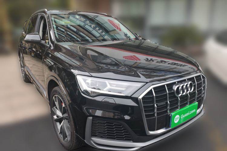 Used Audi Q7 2023 55 TFSI quattro S line Sport Edition Front Right 45 Deg
