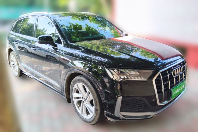 Used Audi Q7 2023 45 TFSI quattro S line Sport model Front Right 45 Deg