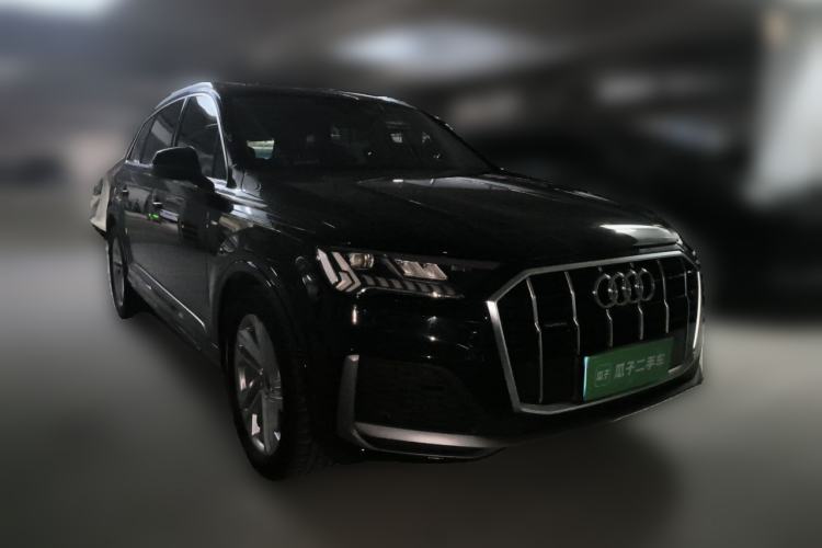 Used Audi Q7 2023 45 TFSI quattro S line Sport model Front Right 45 Deg