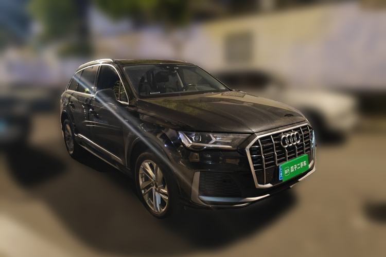 Used Audi Q7 2023 45 TFSI quattro S line Sport model Front Right 45 Deg