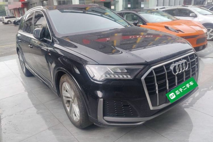 Used Audi Q7 2023 45 TFSI quattro S line Sport model Front Right 45 Deg