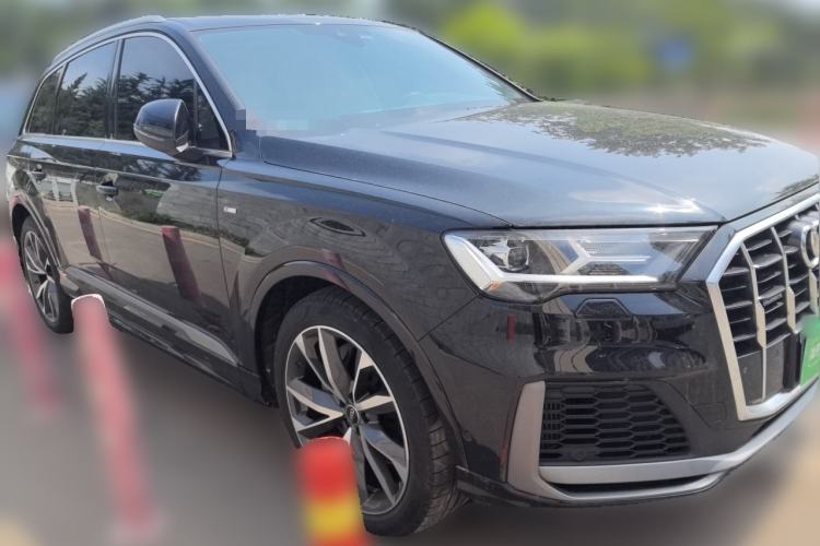 Used Audi Q7 2023 55 TFSI quattro S line Sport Edition Front Right 45 Deg