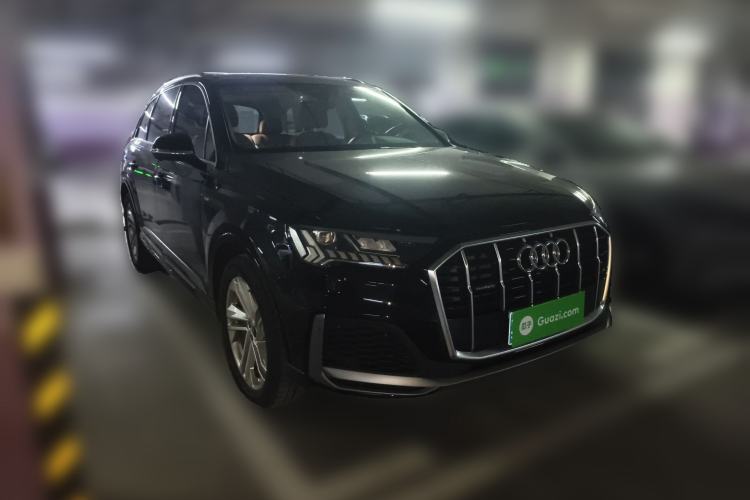 Used Audi Q7 2023 45 TFSI quattro S line Sport model Front Right 45 Deg