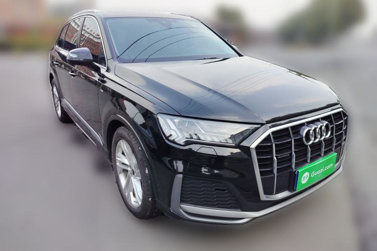 Used Audi Q7 2023 45 TFSI quattro S line Sport model Front Right 45 Deg