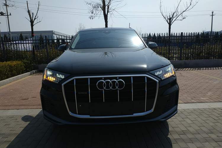 Used Audi Q7 2023 45 TFSI quattro S line Sport model Front