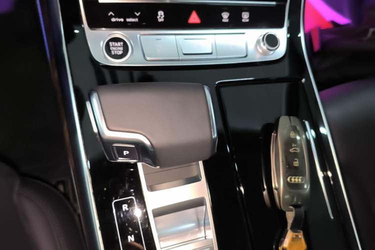 Used Audi Q7 2023 45 TFSI quattro S line Sport model Gear Lever