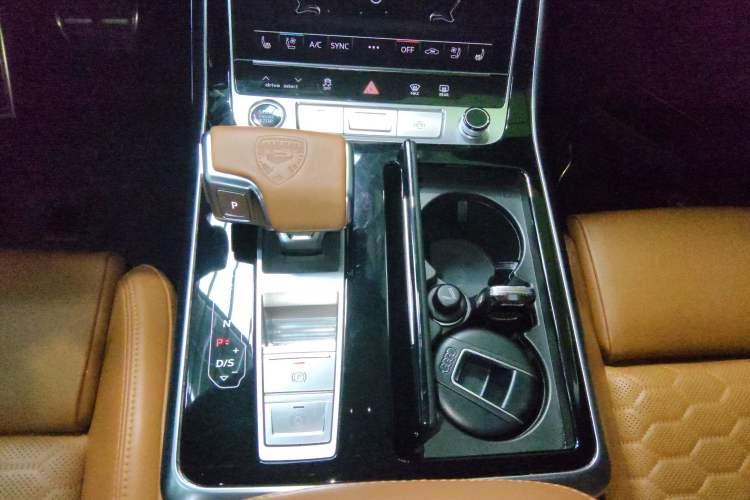 Used Audi Q7 2023 55 TFSI quattro S line Sport Edition Gear Lever