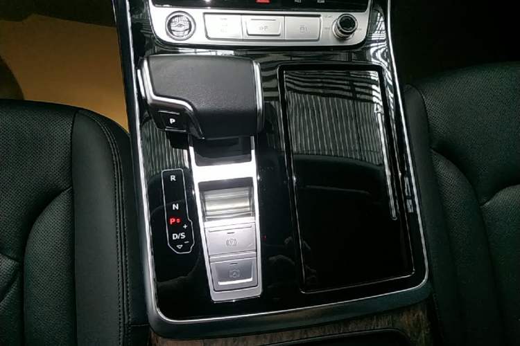 Used Audi Q7 2023 55 TFSI quattro S line Sport Edition Gear Lever
