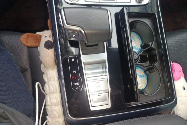 Used Audi Q7 2023 55 TFSI quattro S line Sport Edition Gear Lever