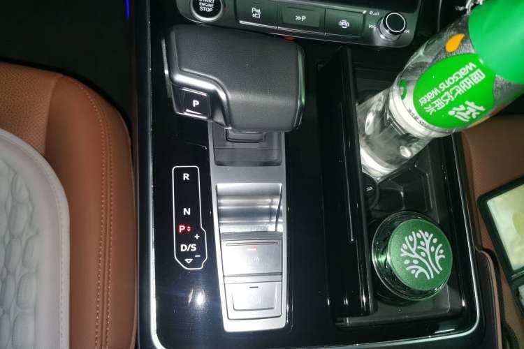 Used Audi Q7 2023 55 TFSI quattro S line Sport Edition Gear Lever