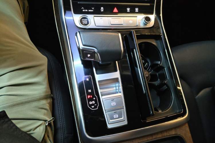 Used Audi Q7 2023 55 TFSI quattro S line Sport Edition Gear Lever